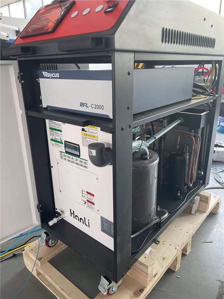 Promotional Fiber Laser Welding Machine Handheld Portable Raycus 1000W 1500W 2000W Laser Welder Wire Feeder For Metal Stainless Steel Carbon Steel Aluminum Brass